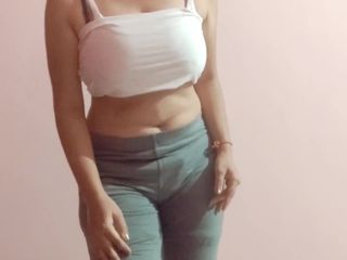 Niharika Thakur: Hete Sneha uit Delhi sexy borsten