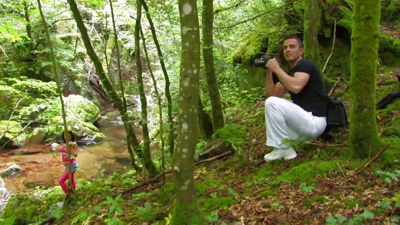 Real Anal Stories: Kozatá kočka análně ošukaná venku v přírodě