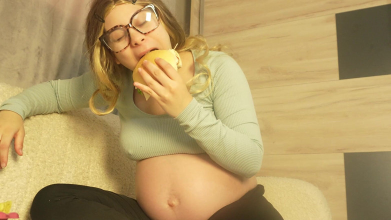 AmayaMori: My Pregnant Stepsister Eats a Lot, Eats a Lot of...