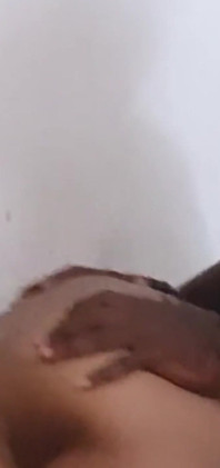 Sahabat melakukan threesome dengan teman kuliah buff