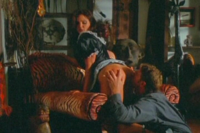 THAGSON RETRO: Брюнетку-горничную шлюшку глубоко трахнули до текущего мокрого оргазма