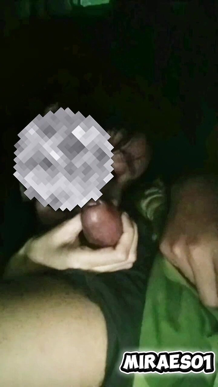 Mirise io: Une jolie bombasse a très envie de son ex-bite