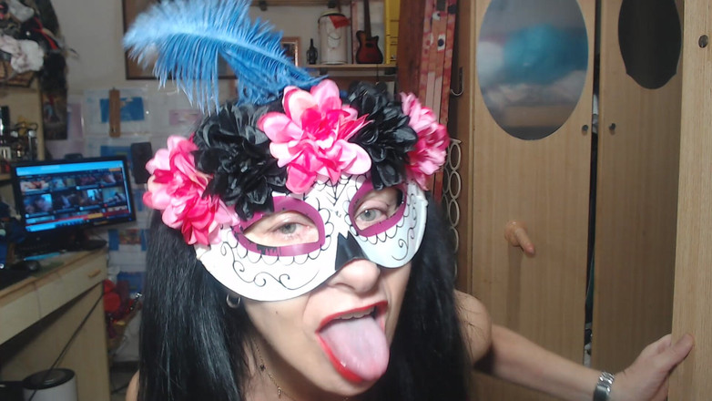 WEBREGINETTA2023: Blå T-shirt med fingeränden