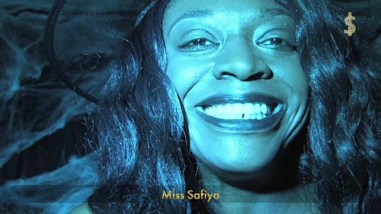Miss-Safiya: Magic shrinking spell