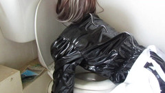Lilly Disgrace: Ošklivá sissy toaleta