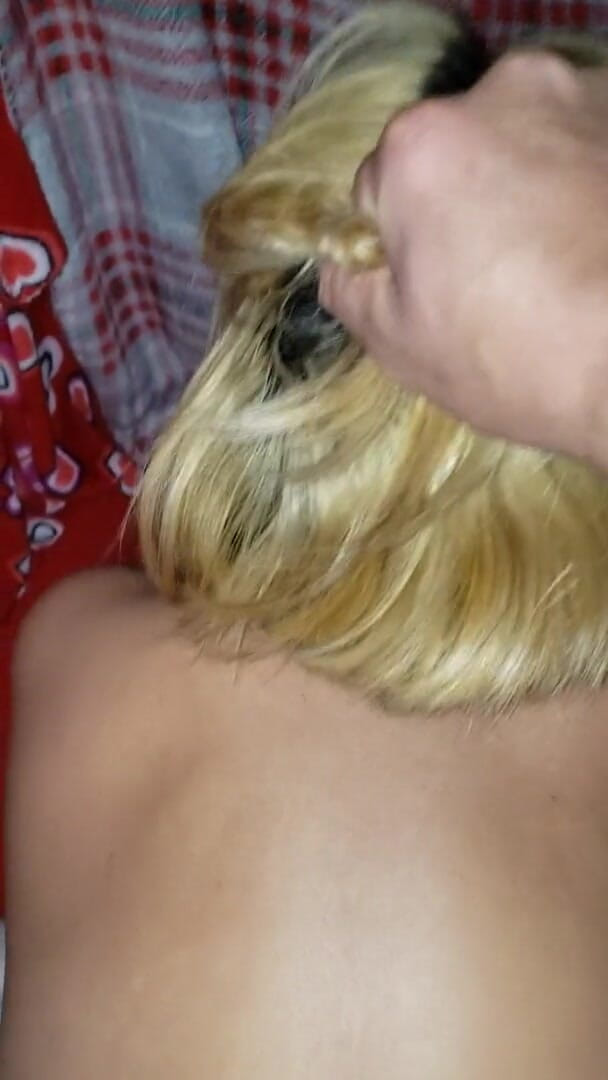 BaldynBigboobs4fun: Une pute mexicaine se fait baiser de ce côté de...