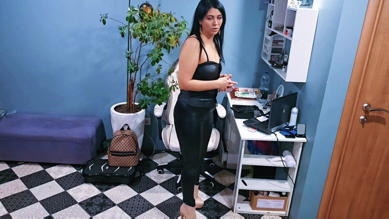 KristinaSlut: Goldfinch ayah menjilat vagina saya. Tergoda dan dihisap.