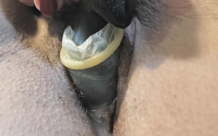 Minhaesposaparaoutro: Minha esposa puta usando bomba de buceta para se masturbar,...