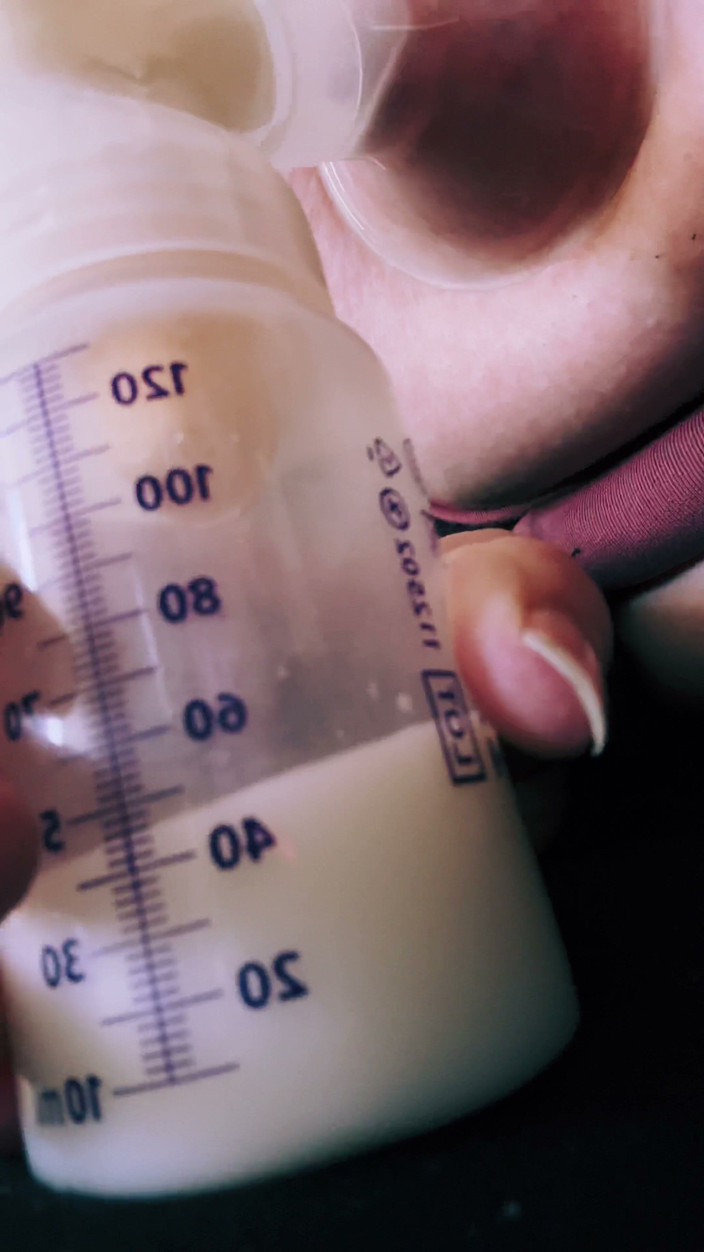 Momma Elizabeths Milkers: Elektrická odsávačka s expresí prsou