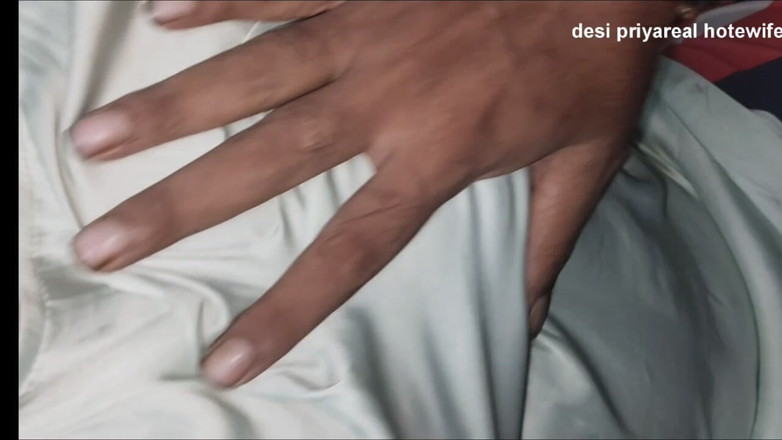 Desisexycpl123: Priya přišla z vesnice do Dillí, závislá na sexu, Priya...