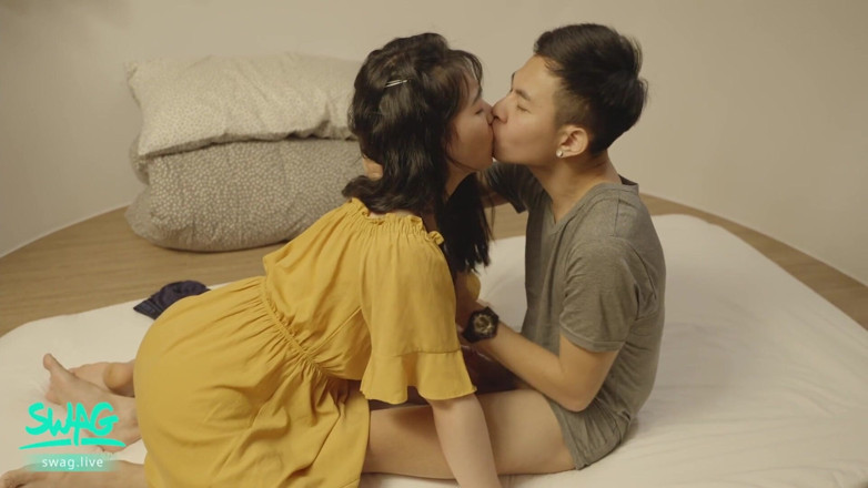 SWAG.live: Vietnamese Beauty Hooks up in Hotel Colletction