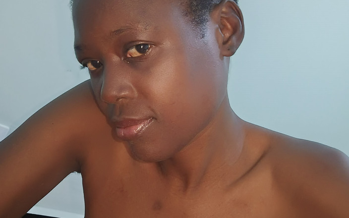 Briita: Orgasmen Auf Versaute Und Sinnliche Weise Und Allein Mein Gesicht...