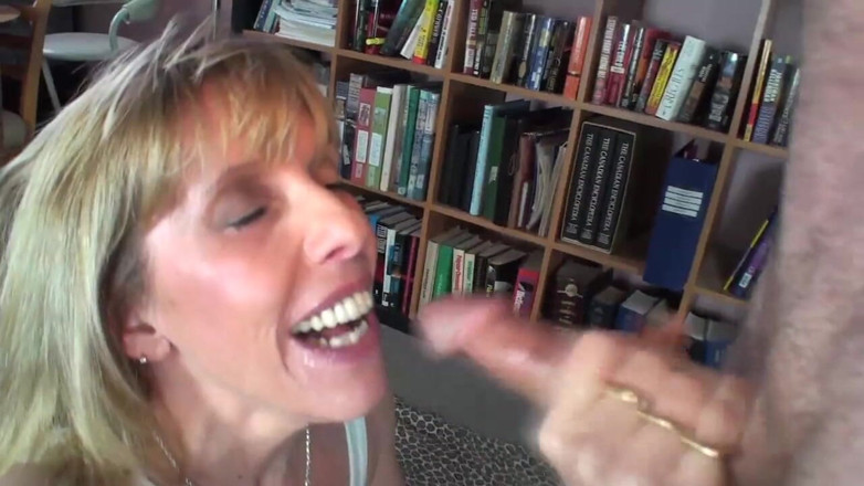 Carol Cox - The Original Internet Porn Star: Kencing dan muncrat di mulut Carol