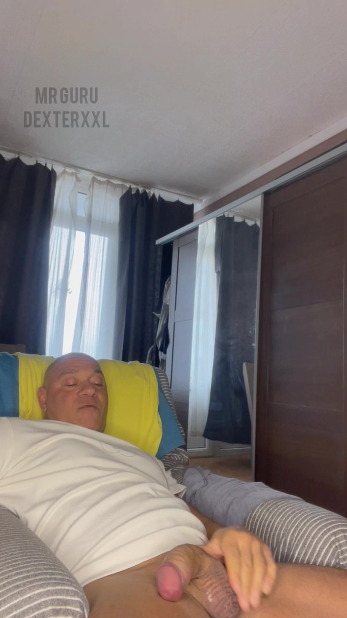 Mr. Guru: बॉडी बिल्डर वैंक मिस्टर गुरु का लंड हिलाया