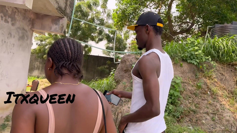 ITX_Kwin: The Pretty Young Lady I Met on the Road Stranded