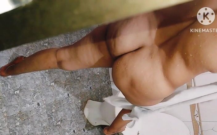 Ushabhabhi69: Banheiro sexo com madrasta primeira vez