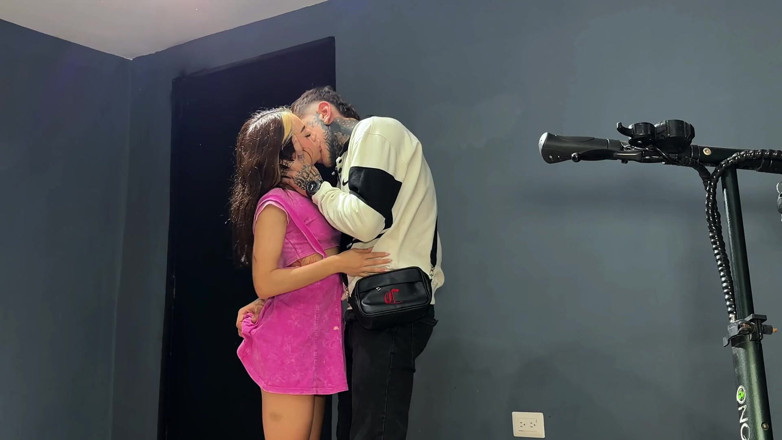 ArisBrown18: Mi Vecina Casada Se Escapó De Su Marido Después Del...