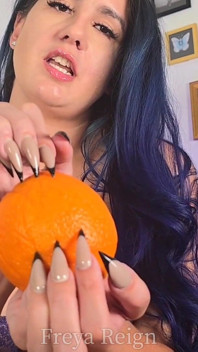 Fetish kuku panjang yang tajam joi