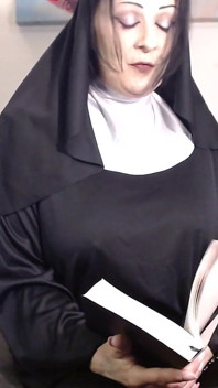 Măiță care studiază Biblia te prinde masturbând umilința blegăre