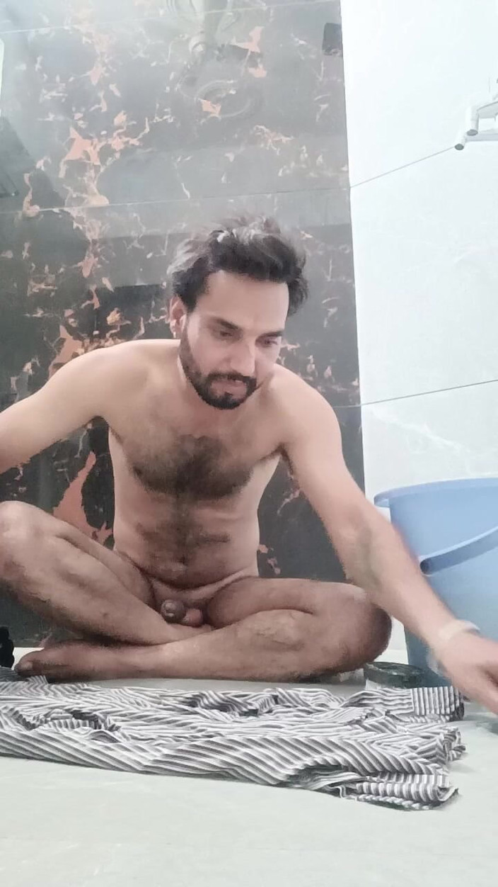 Rajasthani-old-lover: Pria India di kamar mandi