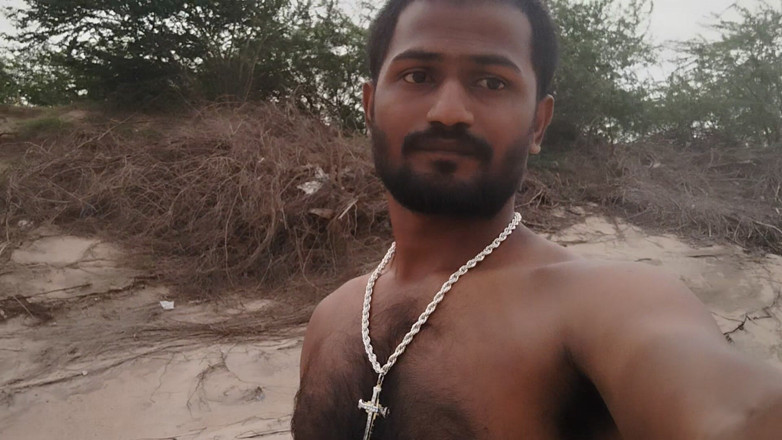KUMBHA MANOJ KUMAR: Desi Xhard k narozeninám šukání tvrdého terénu
