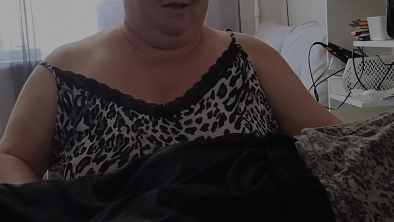 Zona901: Ibu mertua datang untuk nyepong kontol dan telan sperma hangatnya