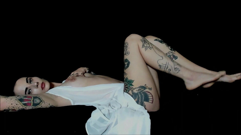 Miss Morticia: 10 poleceń bogini