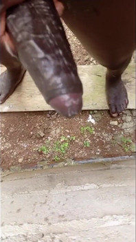 Une grosse noire énorme et crémeuse se fait travailler