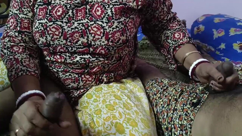 bengalihousewife: インドのベンガル人主婦手コキ 2 チンポ