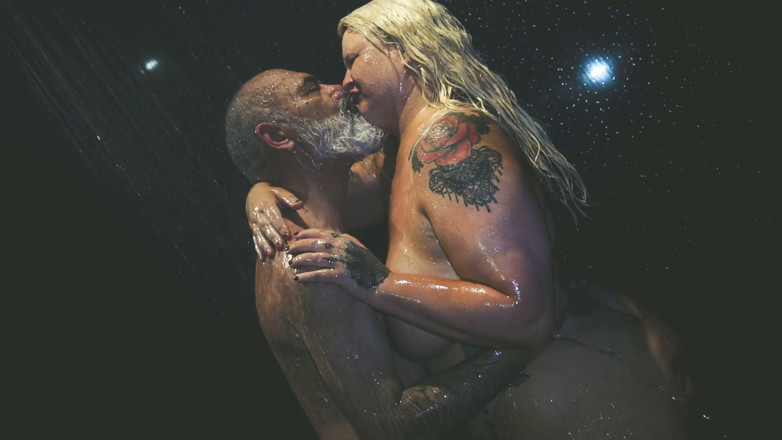 Harry River: Shared Shower