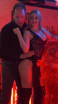 Auf Der Party in Alle Loecher Gefickt