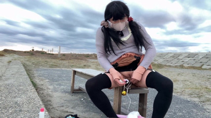 megu2002: Rozkaz trenera nr 29 Zniekształcił ekspozycję na publicznej plaży