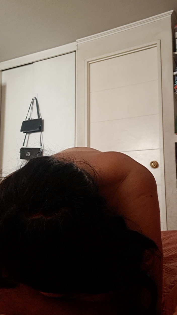 Mommy big hairy pussy: Ibu merangkak menunggu untuk bercinta