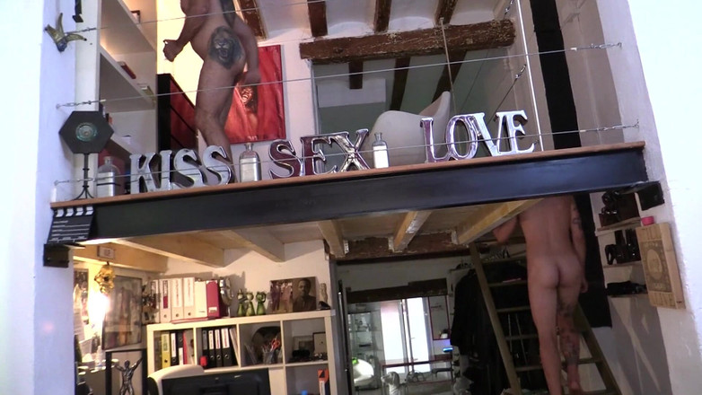 Macho factory: Španělský velký čůrák chlap šuká s vysokým svalnatým tátou