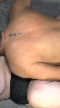 Zrzka bbw dostane fisting do kundičky a saje ptáka