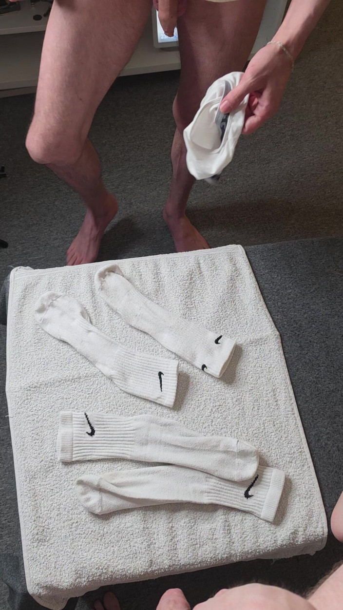 Twotwinkhusbands: Ordered: 2x Pairs of Used Cum Soaked White Nike Socks