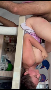 เธอรูดหีบนโต๊ะอาหารแล้วแตกน้ำพุ่งไม่หยุด อย่าหยุด อย่าหยุดเลย