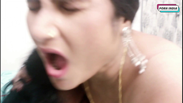 Porn India Studio: Awek panas cantik dikongkek cikgu tarian