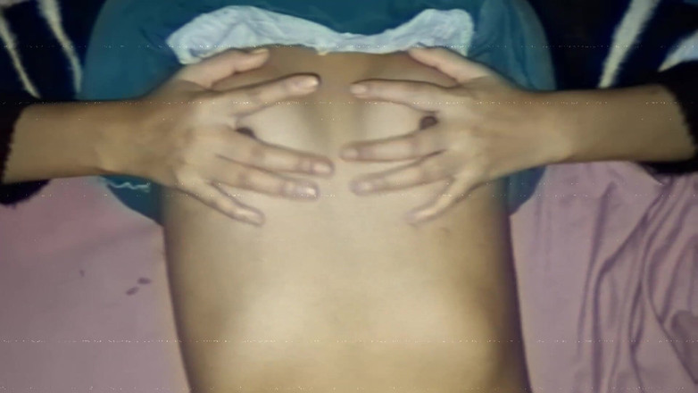 Armando Vicente: 継母ミルフとの情熱的なセックス