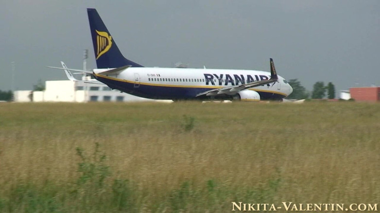 Only Big Melons: Prsatá letadlová mechanika