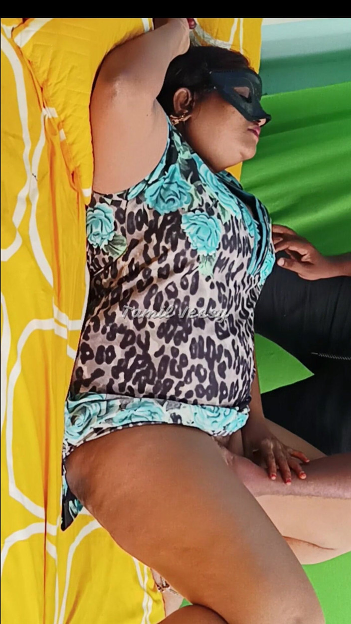 Tamil Jessy: Baştan çıkarıcı Kolunthan