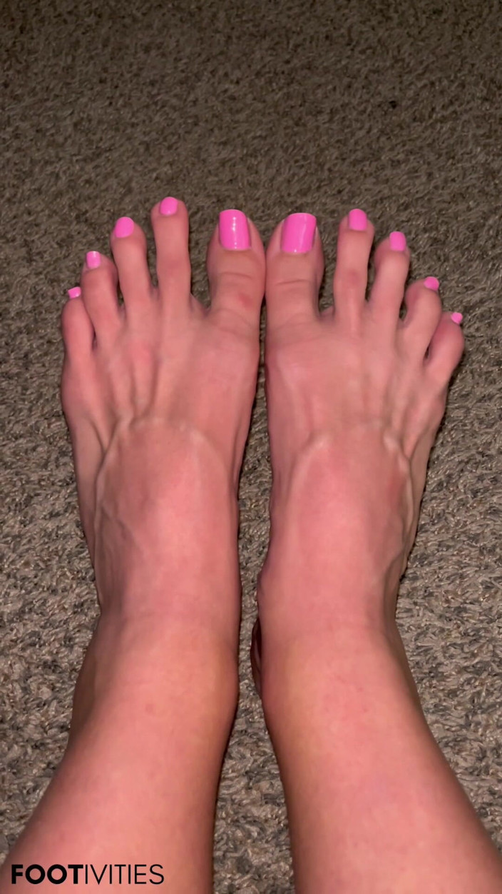 footivities: Veiny Feet After Shower - Silent Tease by Ivys Feet Footivities