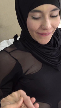 Hijabi Muslim Rims Ass and Gets Her Asshole Fucked