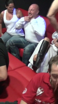 Des couples allemands orgies au cinéma porno