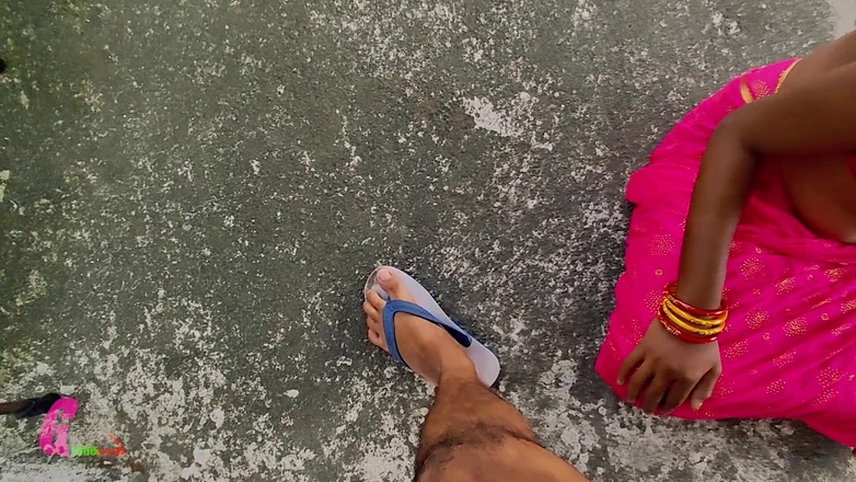 Horny_Bong: Indická bhabi si vezme krém na obličej