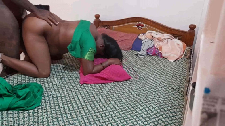Desi palace: Desi india scopata alla pecorina dal fidanzato