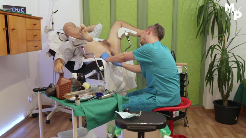 Marcus Pollack Gay: Kinky doctor stuffes ass with his hands and silicone toys