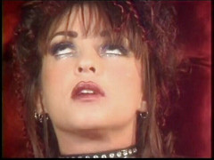 Tirrany Girls: Otrok s obrovskými prsy ošukaný a výprask