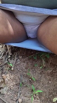 Oude tante buitenshuis toont heetste virale video