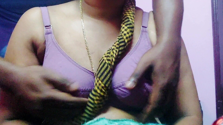 Desi Mohini: Desi Bhabhi Mohini Sex with Delivery Boy